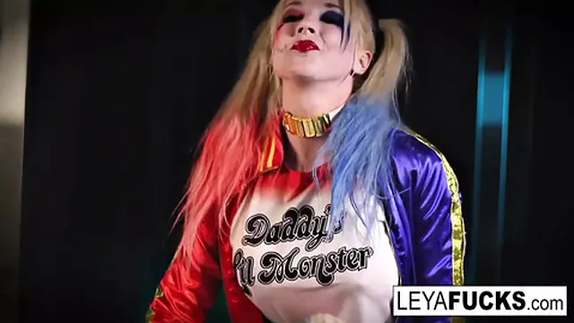 Suicide Club Leya gets huge dildo inserted