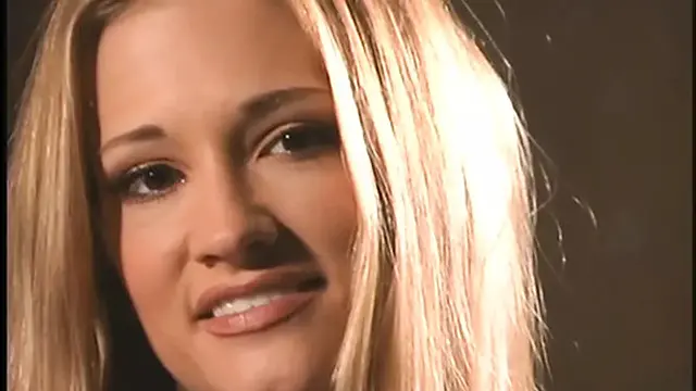 Two Hot Girls Naked Together - Jessica and Evan