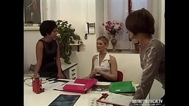 Three-way anal👌 action with friends and a naughty😈 wife