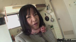 JapBliss 4K – Mature Worker Records Intimate Moments at Home