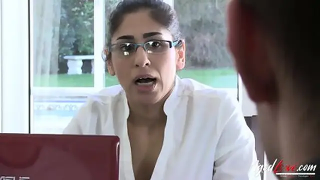 Old And Horny🥵: Office Seduction Talk